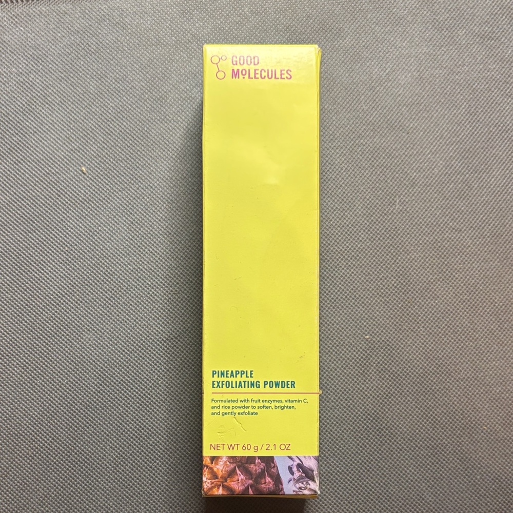 Good Molecules Pineapple Exfoliating Powder - Vibrant Yellow